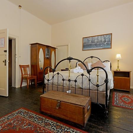 Edinburgh Gallery Bed & Breakfast Гобарт Екстер'єр фото