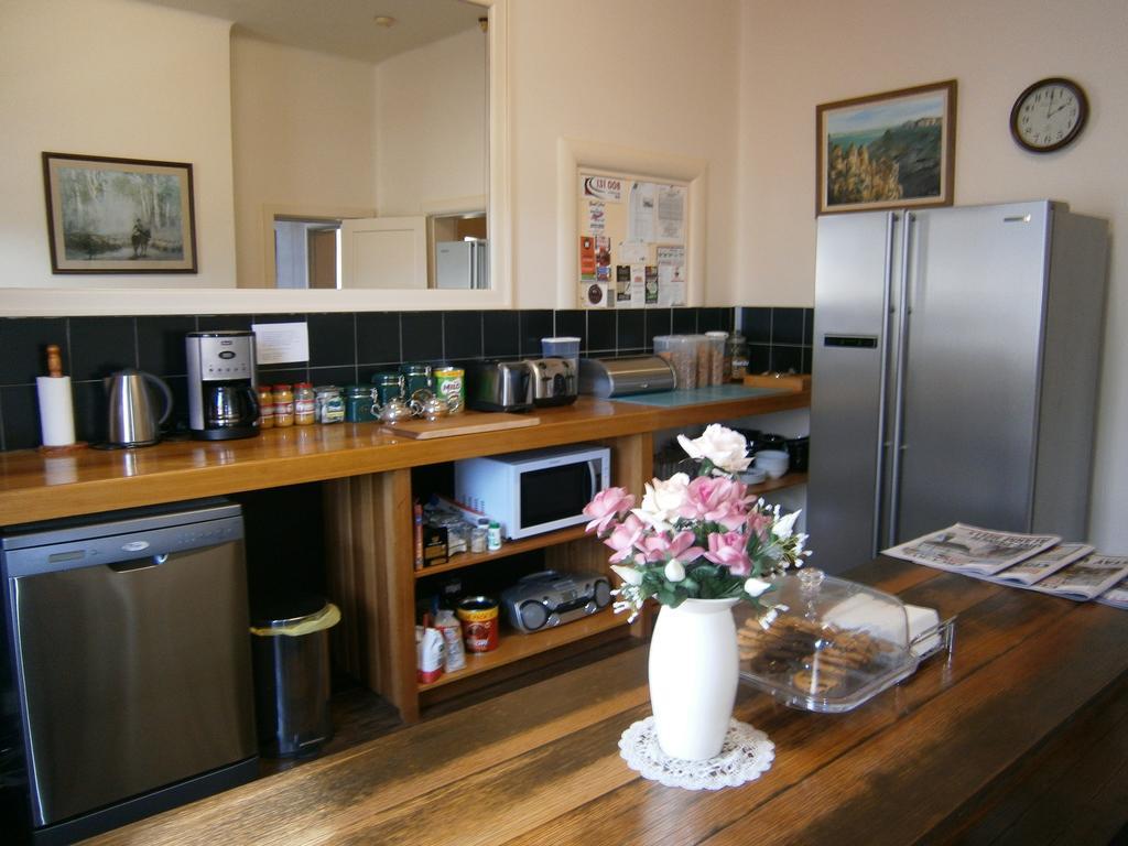 Edinburgh Gallery Bed & Breakfast Гобарт Екстер'єр фото