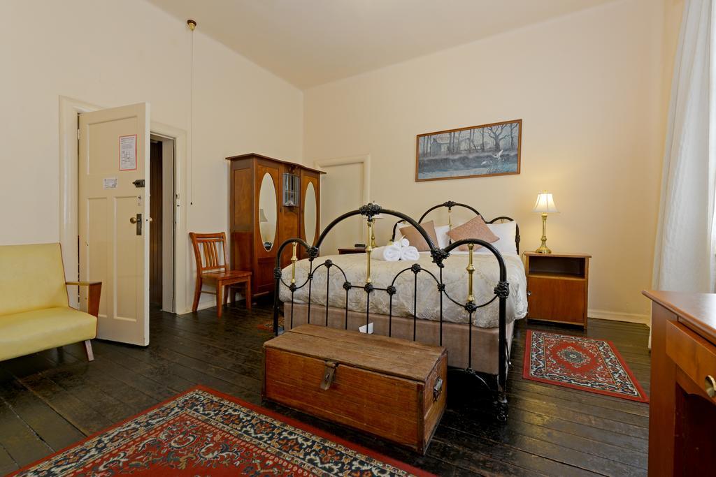 Edinburgh Gallery Bed & Breakfast Гобарт Екстер'єр фото