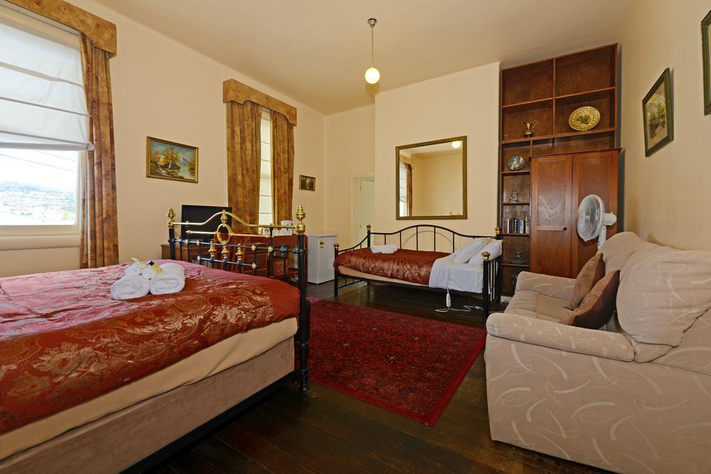 Edinburgh Gallery Bed & Breakfast Гобарт Екстер'єр фото