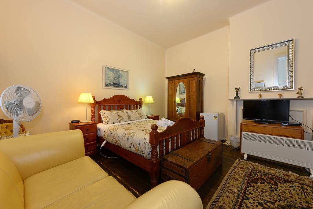 Edinburgh Gallery Bed & Breakfast Гобарт Екстер'єр фото