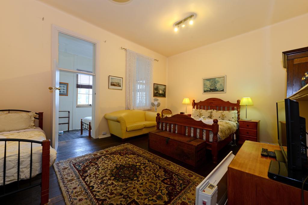 Edinburgh Gallery Bed & Breakfast Гобарт Екстер'єр фото