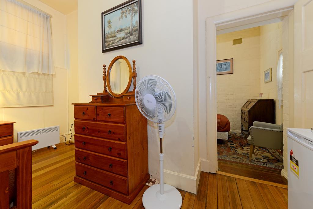 Edinburgh Gallery Bed & Breakfast Гобарт Екстер'єр фото