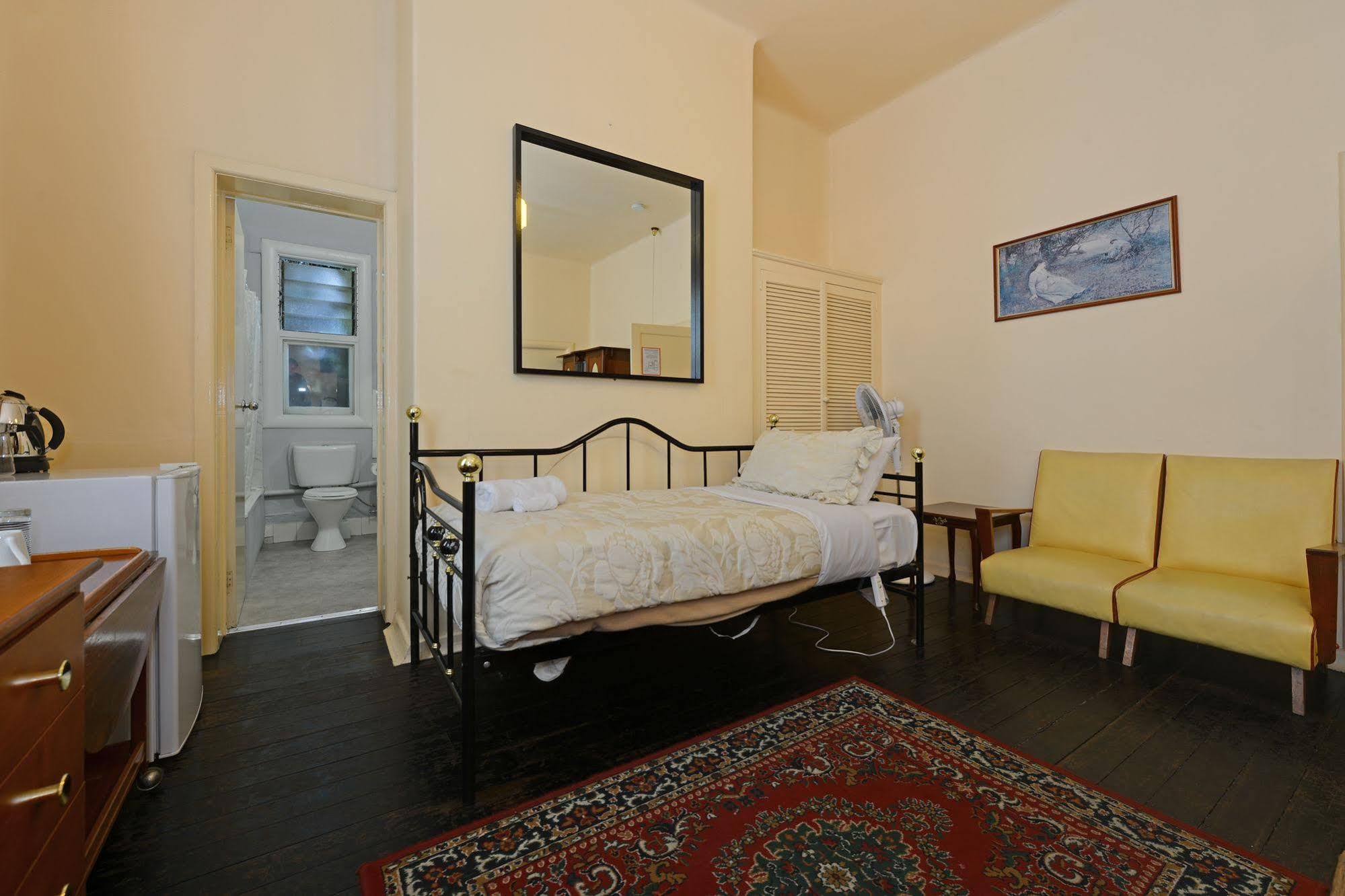 Edinburgh Gallery Bed & Breakfast Гобарт Екстер'єр фото