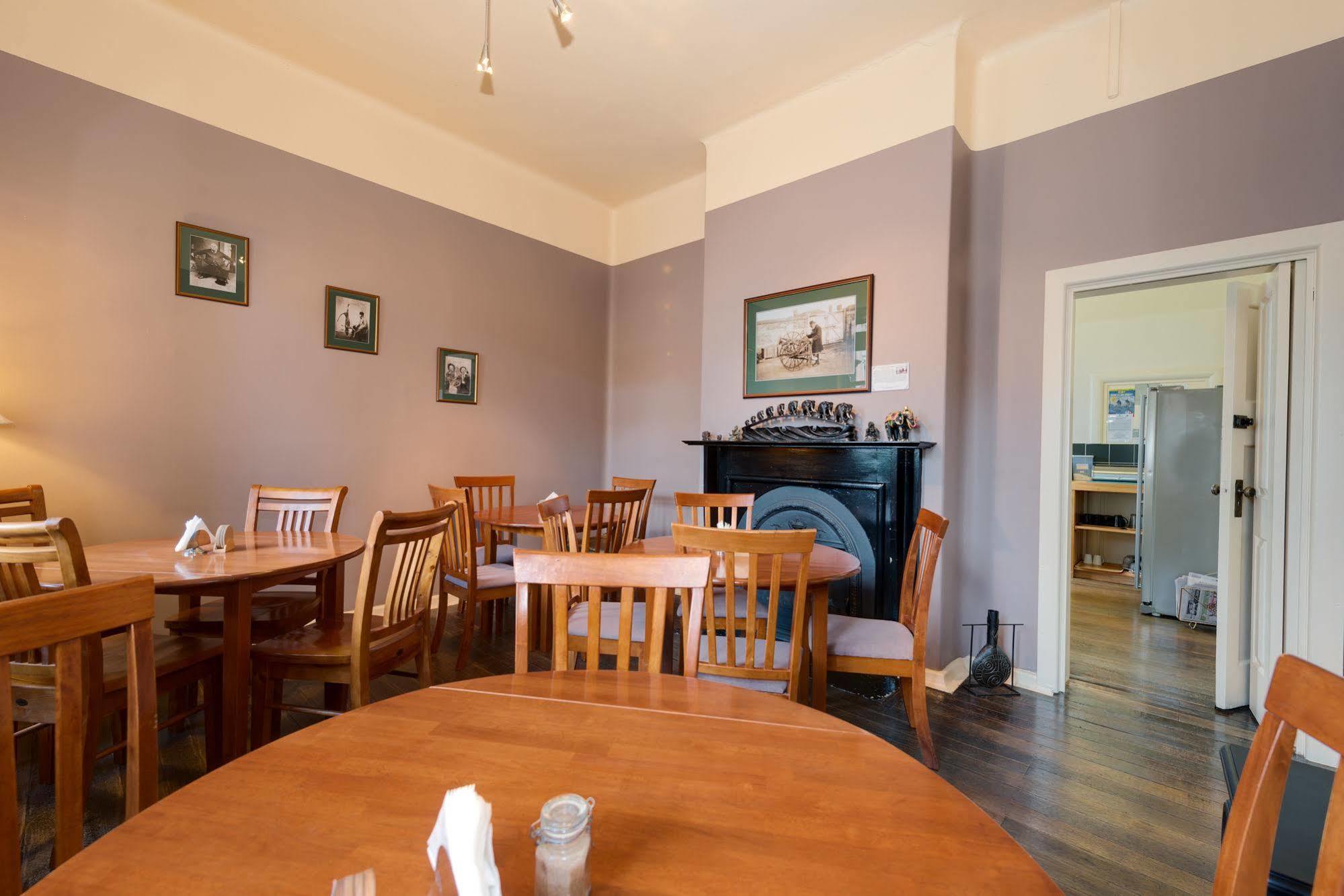 Edinburgh Gallery Bed & Breakfast Гобарт Екстер'єр фото