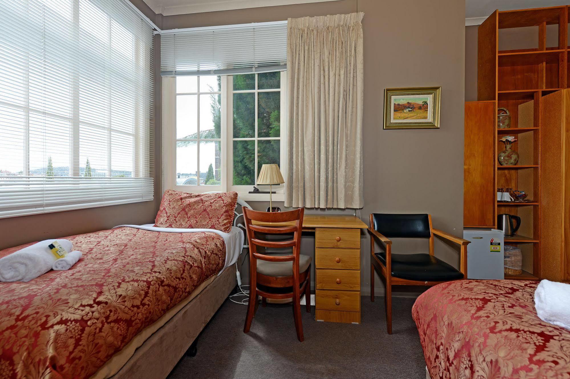 Edinburgh Gallery Bed & Breakfast Гобарт Екстер'єр фото