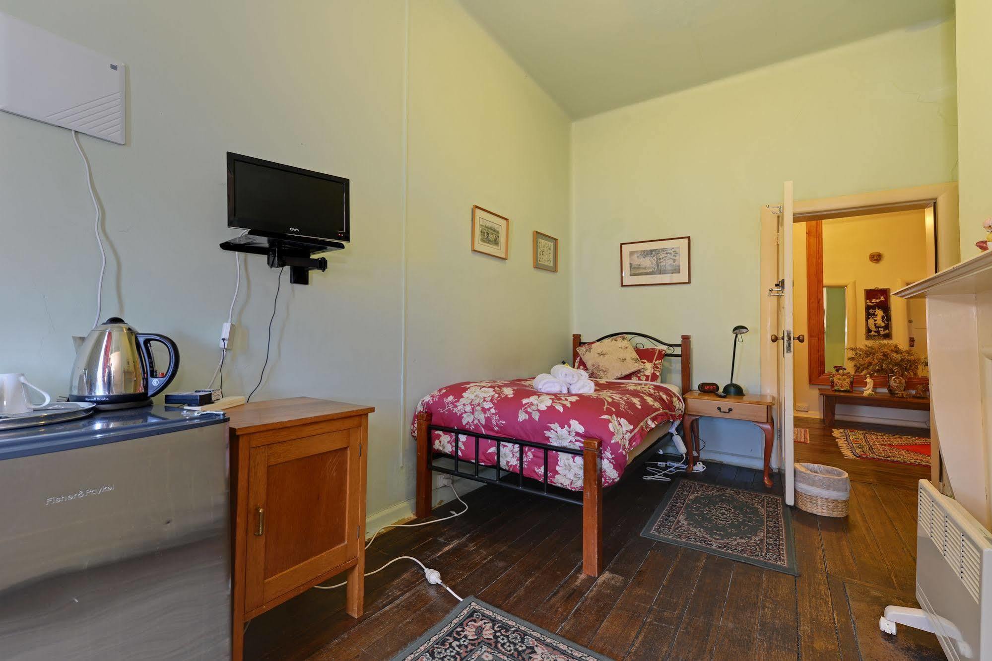 Edinburgh Gallery Bed & Breakfast Гобарт Екстер'єр фото