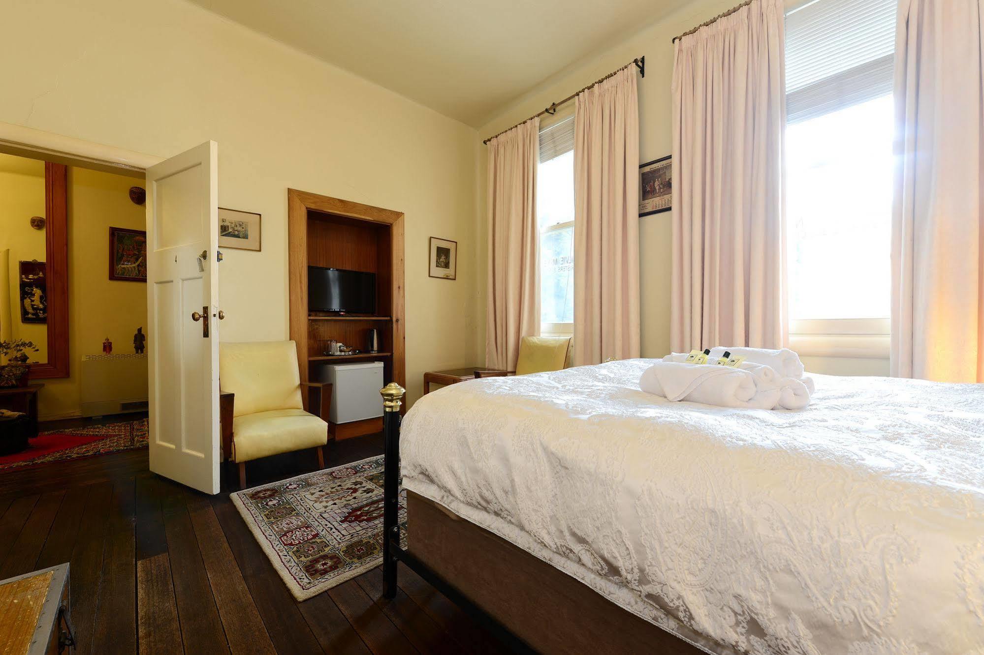Edinburgh Gallery Bed & Breakfast Гобарт Екстер'єр фото
