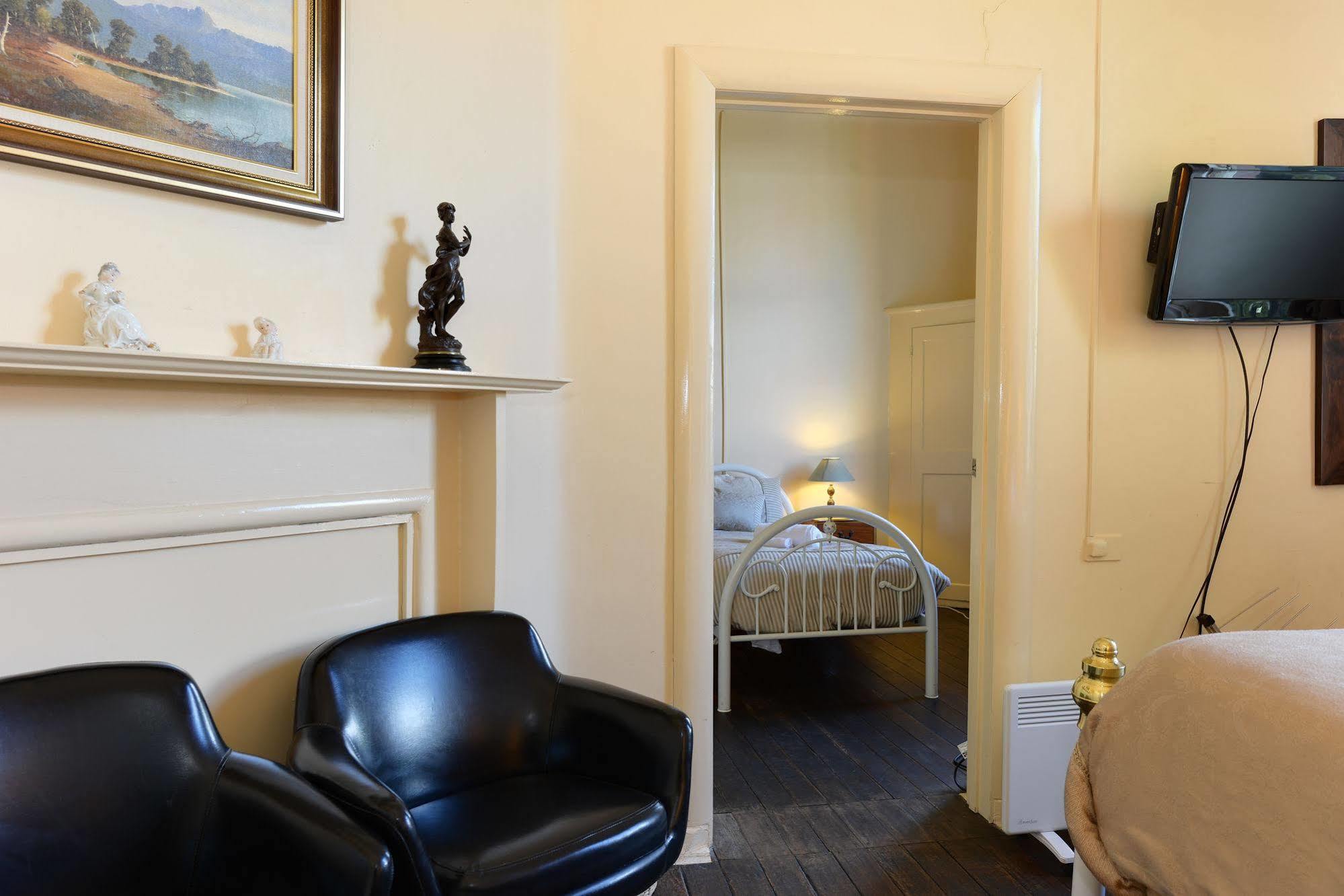 Edinburgh Gallery Bed & Breakfast Гобарт Екстер'єр фото