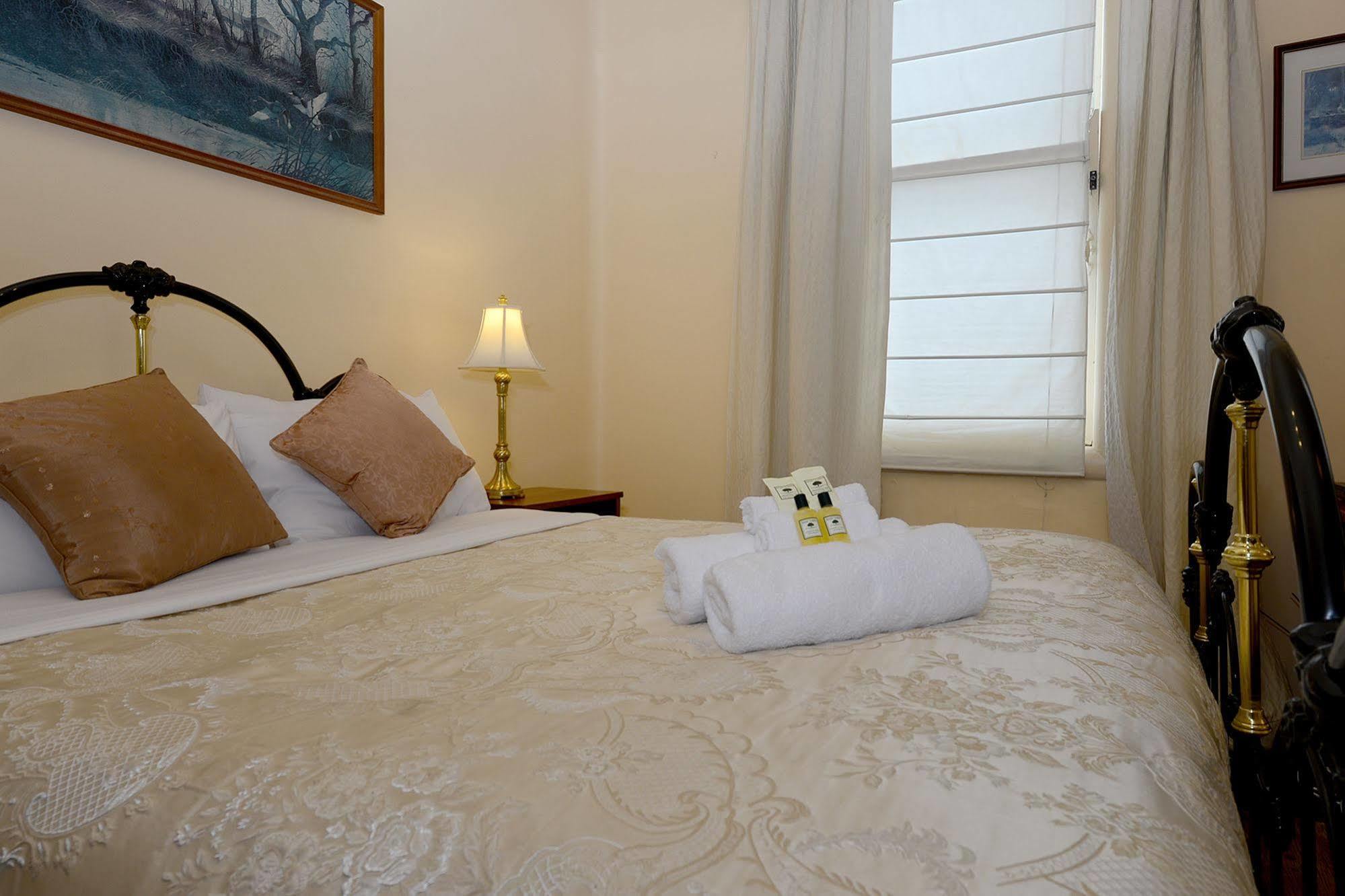 Edinburgh Gallery Bed & Breakfast Гобарт Екстер'єр фото