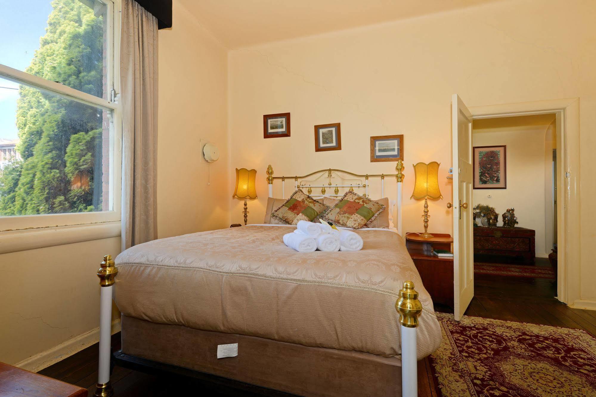 Edinburgh Gallery Bed & Breakfast Гобарт Екстер'єр фото