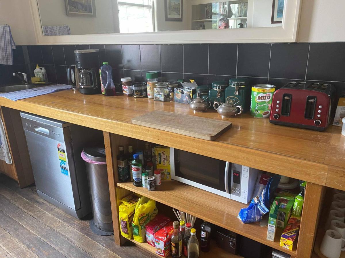 Edinburgh Gallery Bed & Breakfast Гобарт Екстер'єр фото