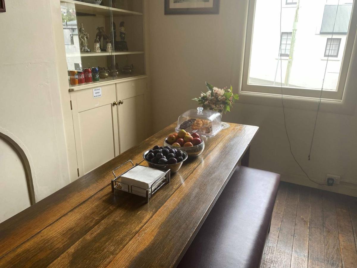 Edinburgh Gallery Bed & Breakfast Гобарт Екстер'єр фото